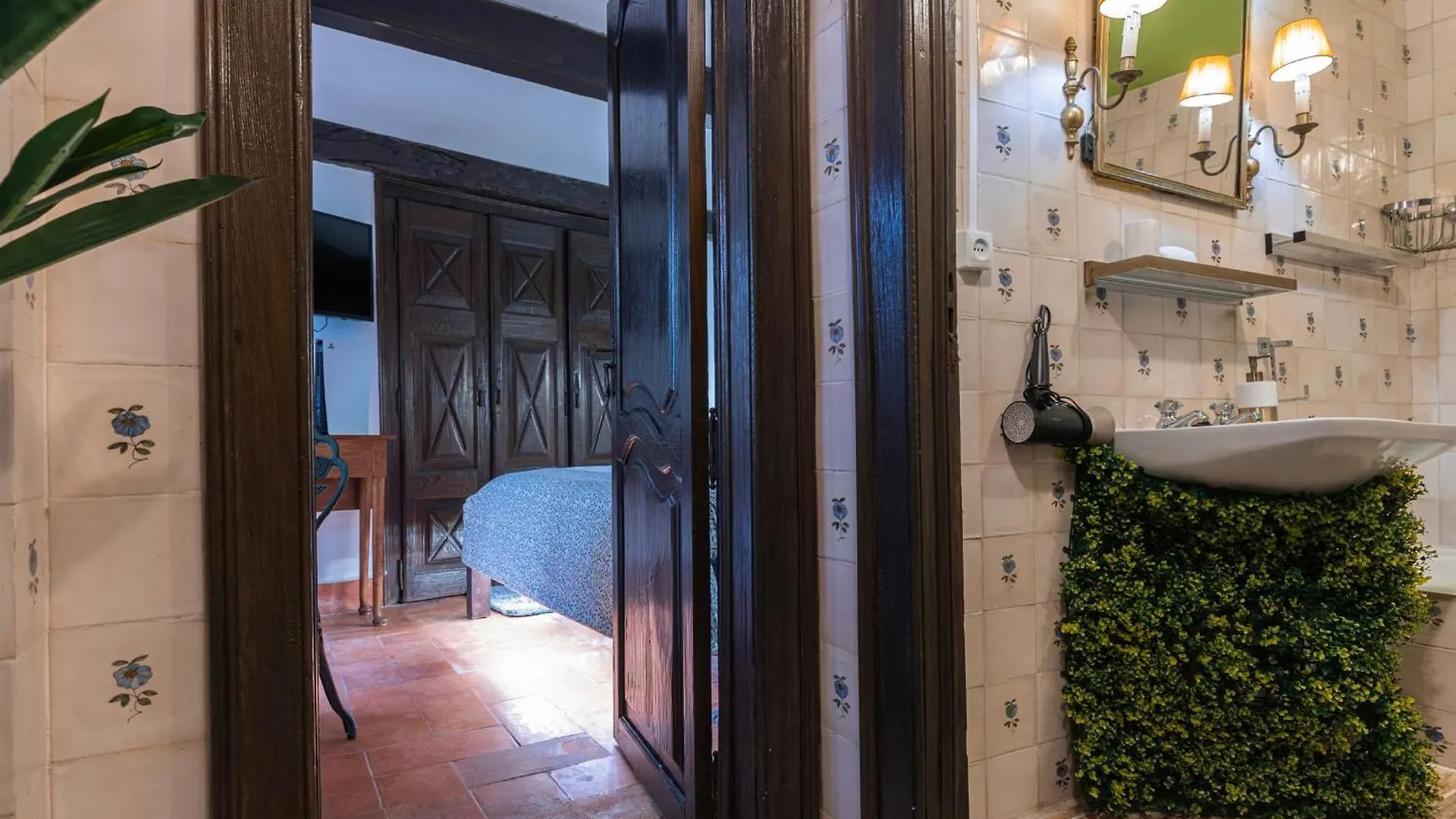 Hotel Sintra Wow - Unique Double Smart Room In 17Th Century Palace! Hot Tub, Snooker, Bbq, Ps5, Sauna, Gym